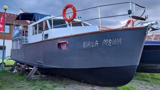 Sprzedam łódź motorową typu hauseboat 2 silniki diesel 2010rok