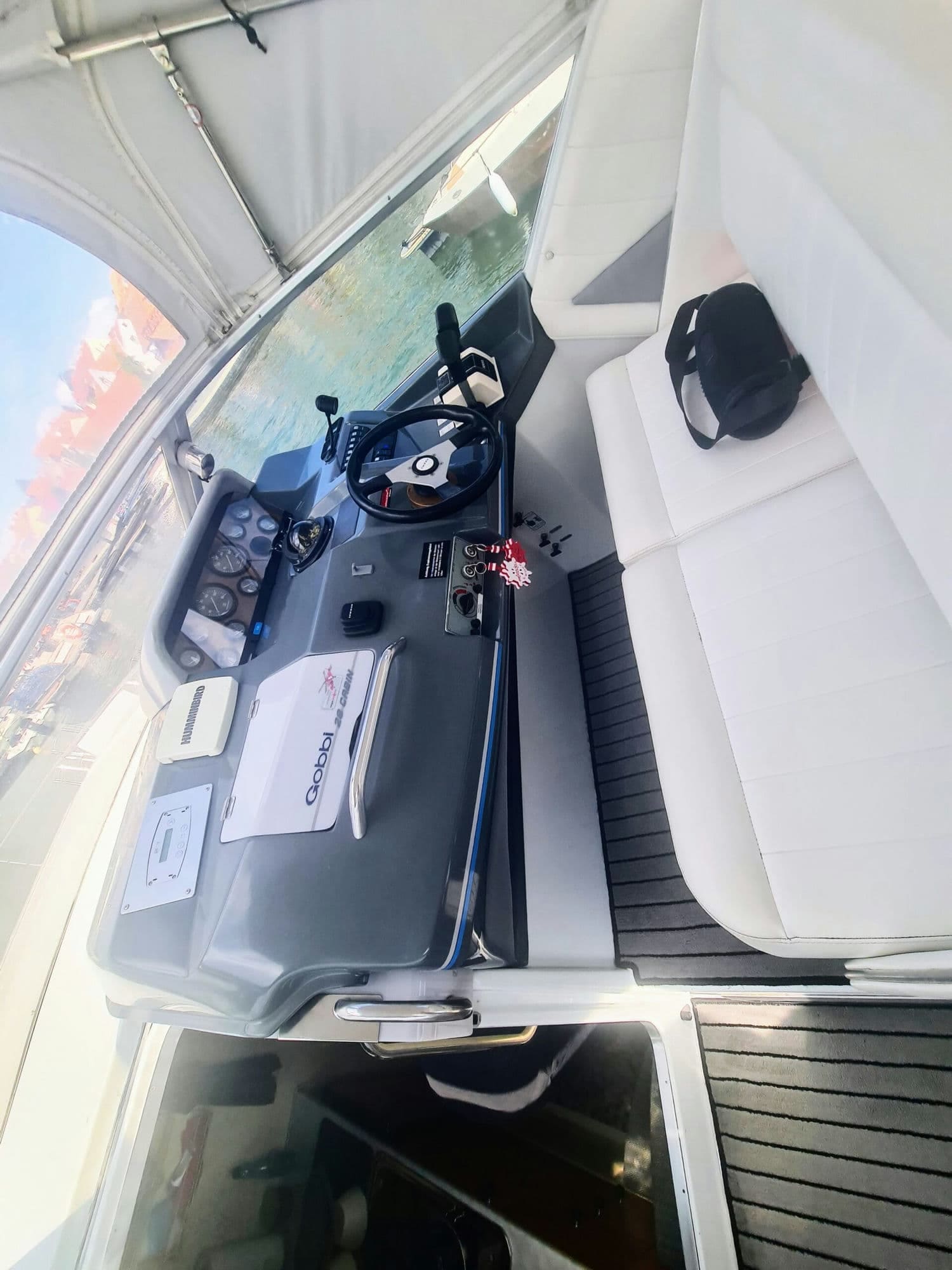 łódź motorowa Gobbi 28 Cabin piękna