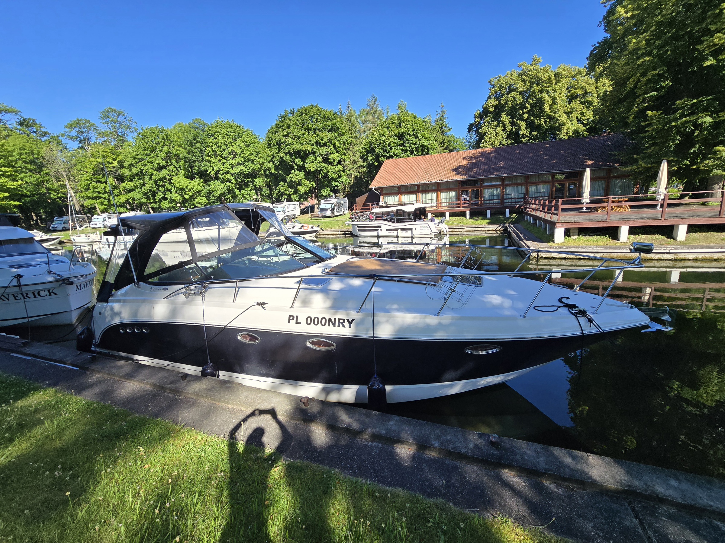 Motorówka Chaparral 370 – doinwestowana, bogato wyposażona, duża moc