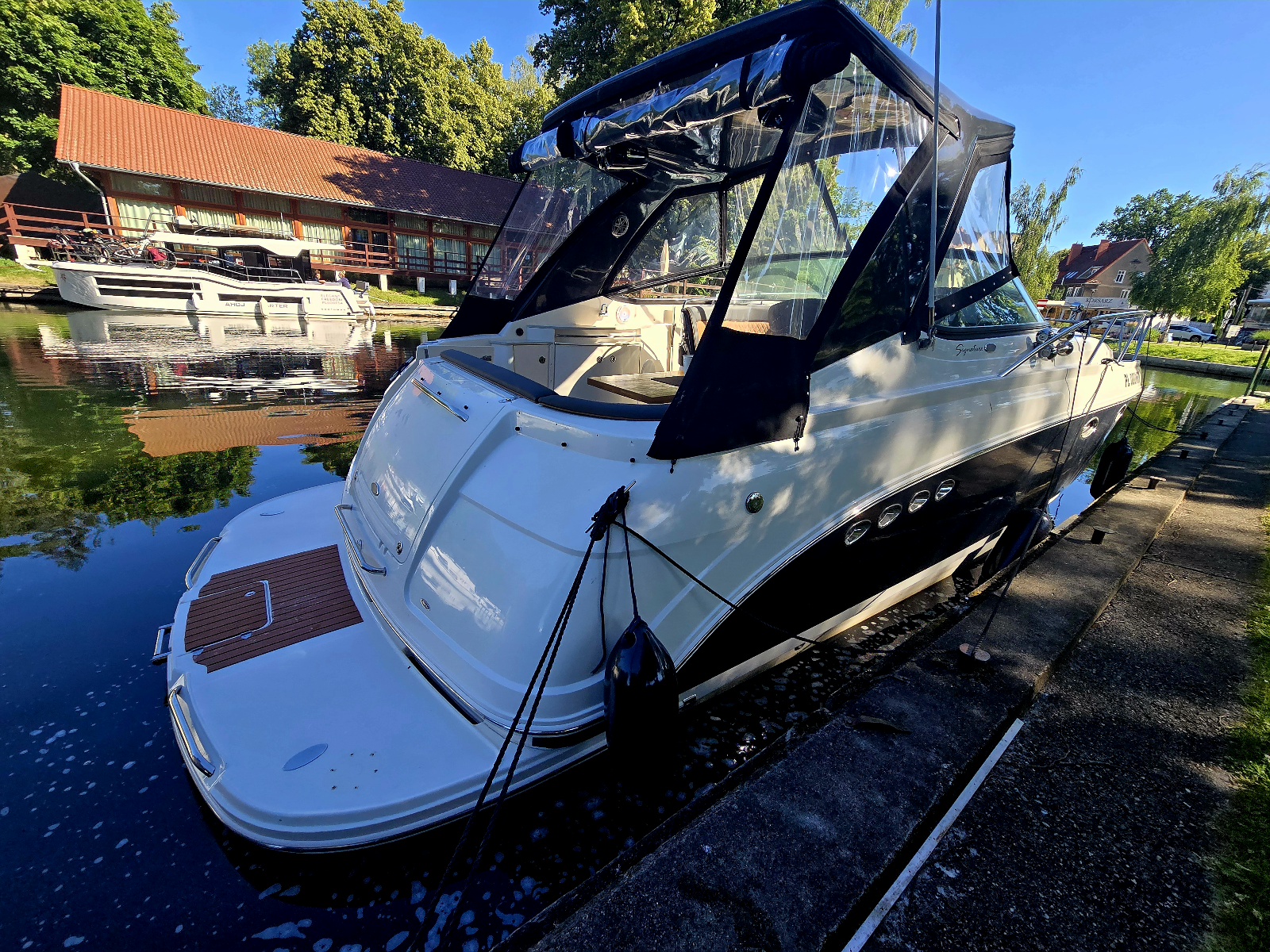 Motorówka Chaparral 370 – doinwestowana, bogato wyposażona, duża moc