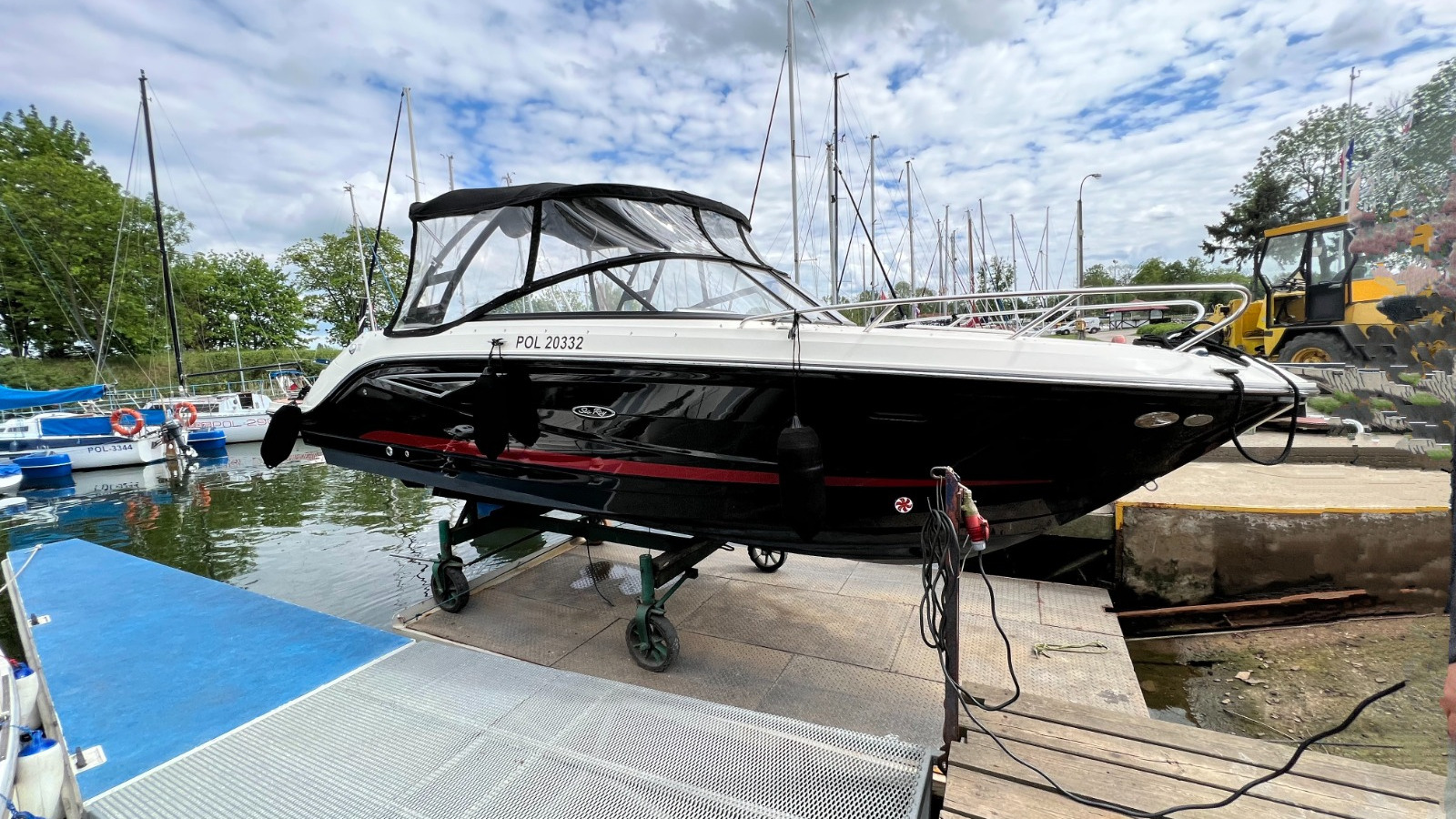 Sea Ray 250 SSE 300 KM na sprzedaż – luksusowa łódź motorowa Mikołajki Mazury | Yachting Polska
