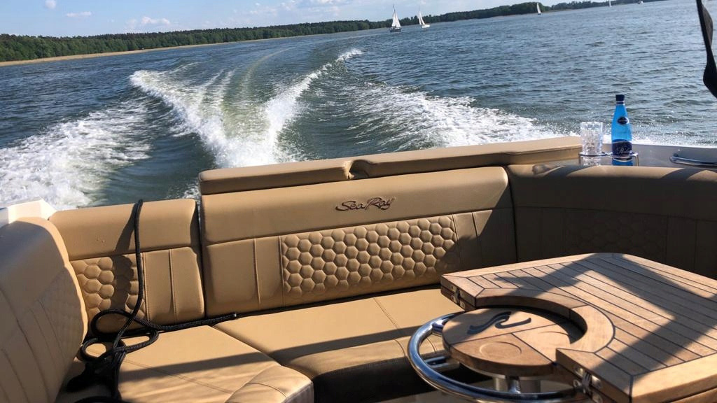Sea Ray 250 SSE 300 KM na sprzedaż – luksusowa łódź motorowa Mikołajki Mazury | Yachting Polska