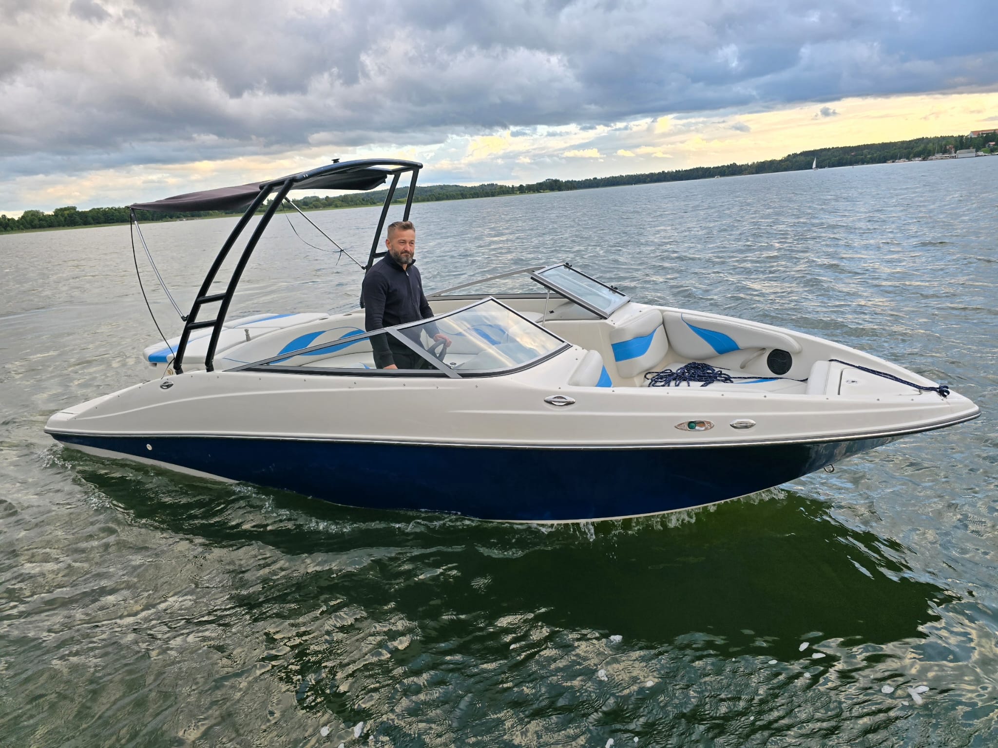 Sugar Sand Oasis 230 – 300 KM Mercury, szybka motorówka strugowodna